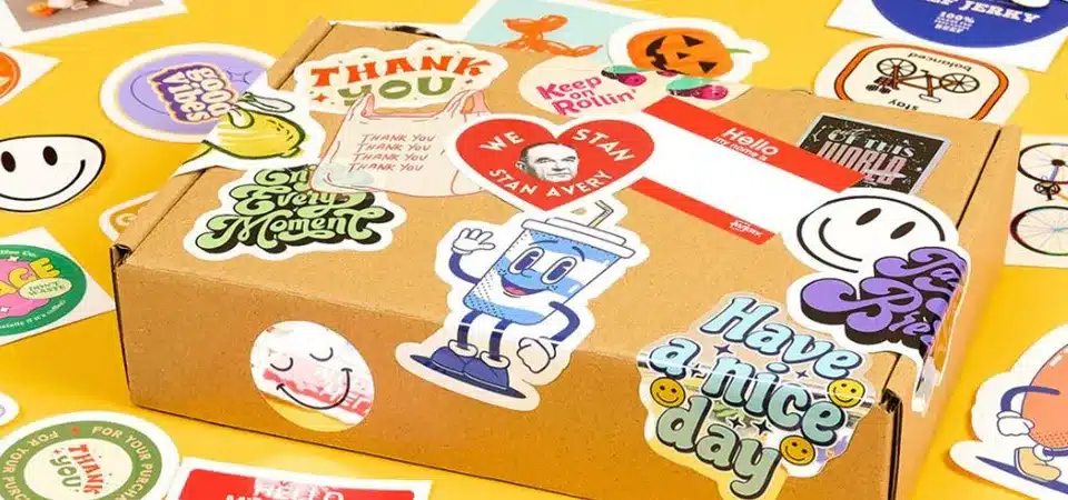 A diagram showing a water droplet beading up on a low-energy surface versus spreading out on a high-energy surface