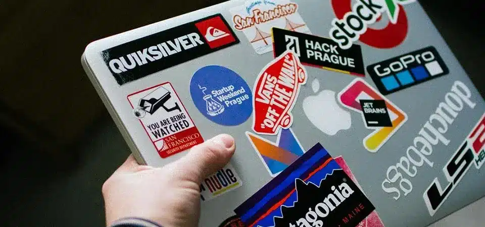 how to apply and arrange laptop stickers