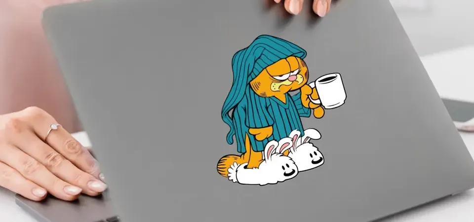 300 DPI vs 72 DPI Close up comparison of a pixelated low-res sticker vs a sharp high-res sticker