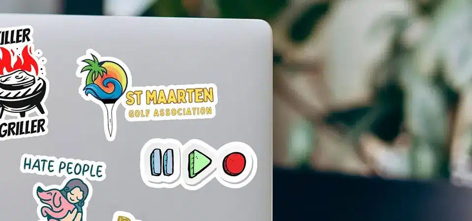 RGB vs. CMYK Color Gamuts A color wheel showing the vibrant RGB color gamut on one side and the more limited CMYK gamut on the other