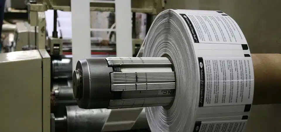 mass production of wholesale bulk product labels in a china printing factory